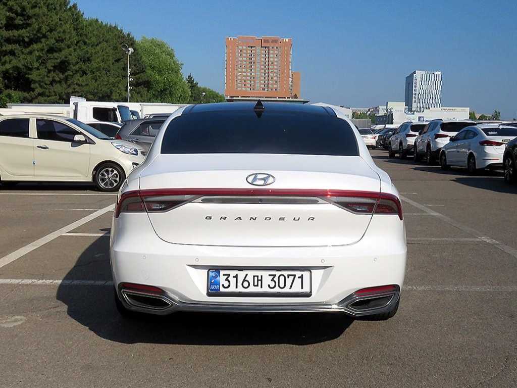 HYUNDAI Grandeur - Vista 3