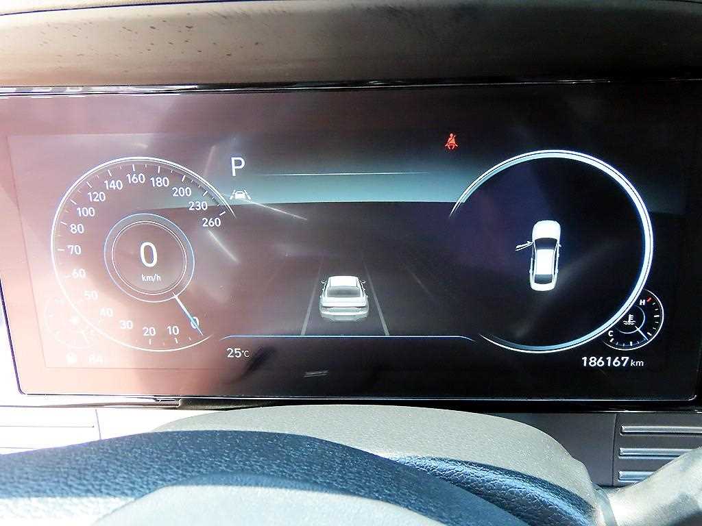 HYUNDAI Grandeur - Vista 11