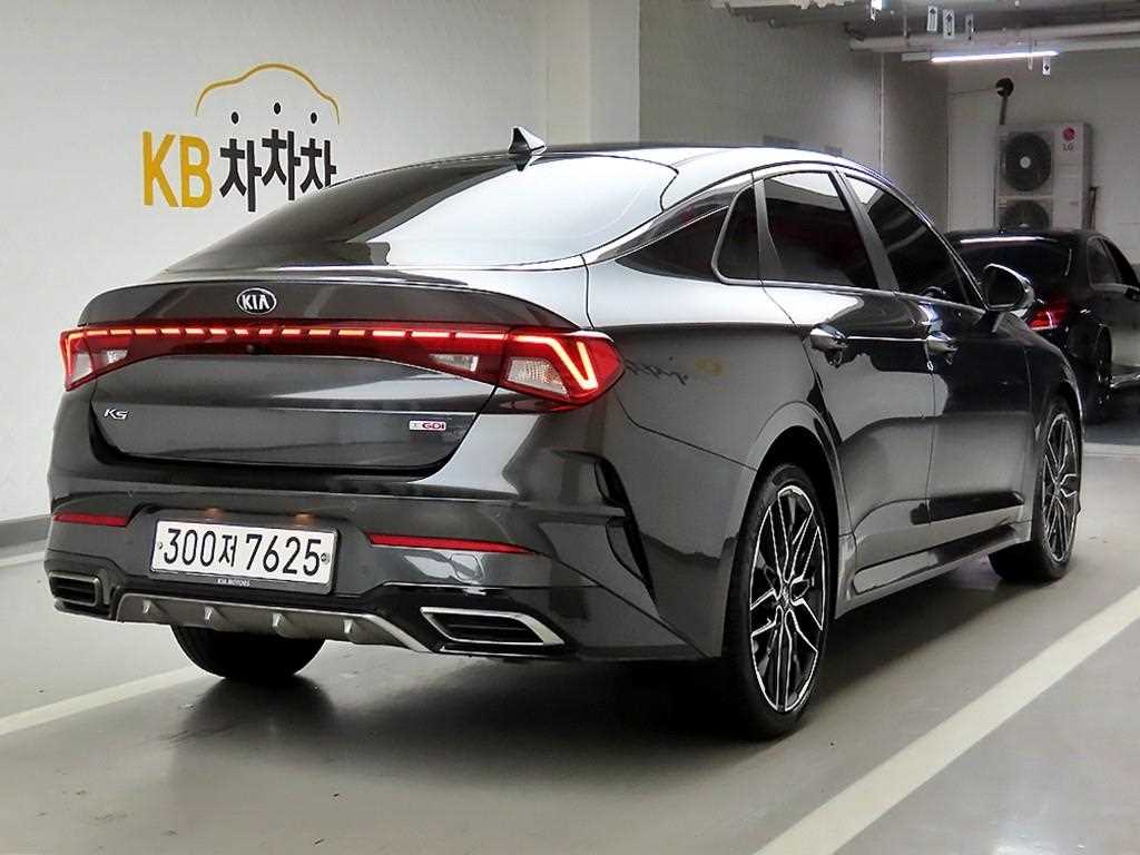 KIA K5 - Vista 6
