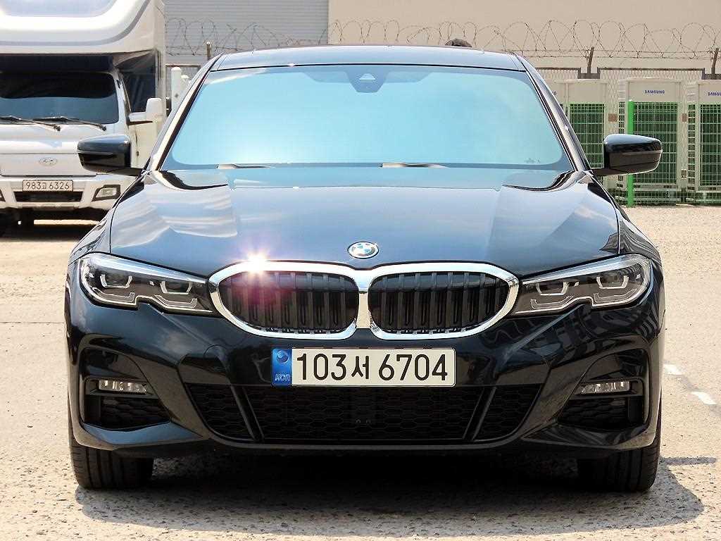 BMW 3 series 2022 Negro - Importación desde Corea - HF Imports Iquique - Foto 1