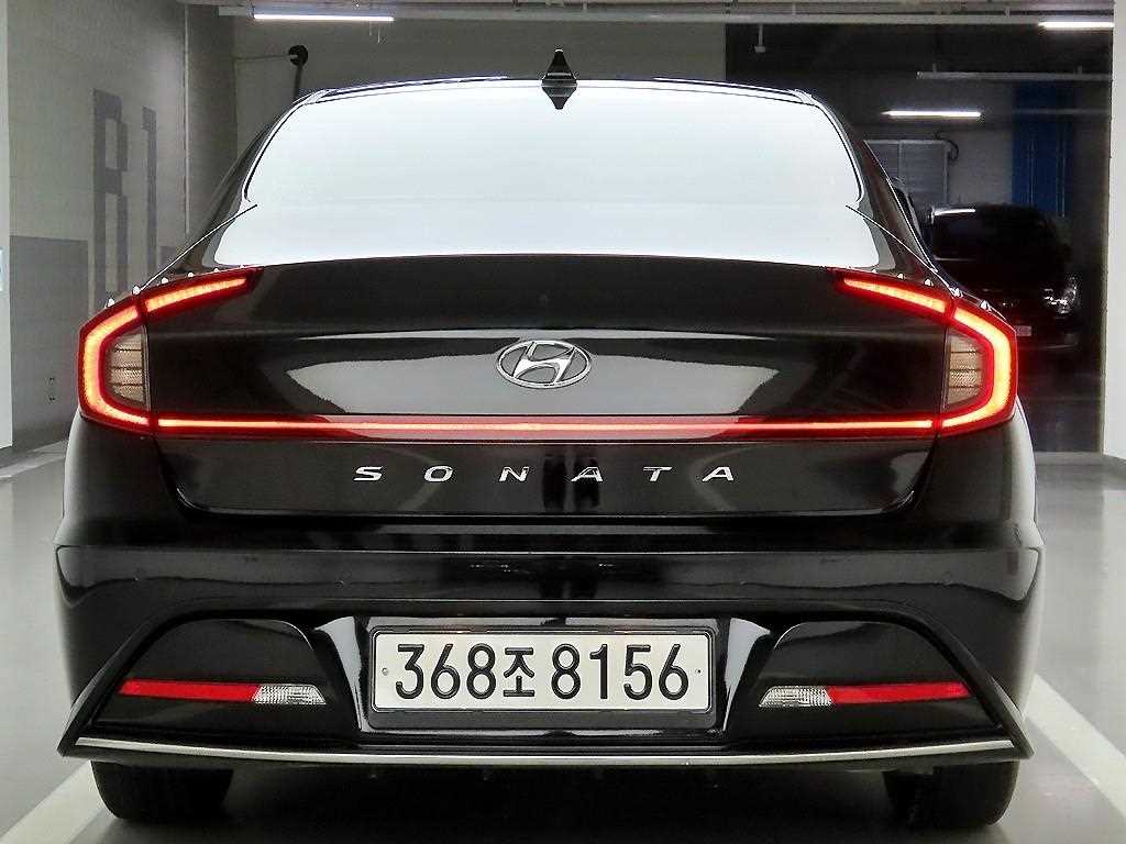 HYUNDAI Sonata - Vista 3