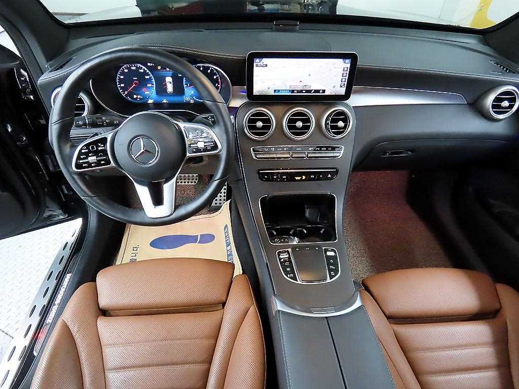 Mercedes Benz GLC Class - Vista 9