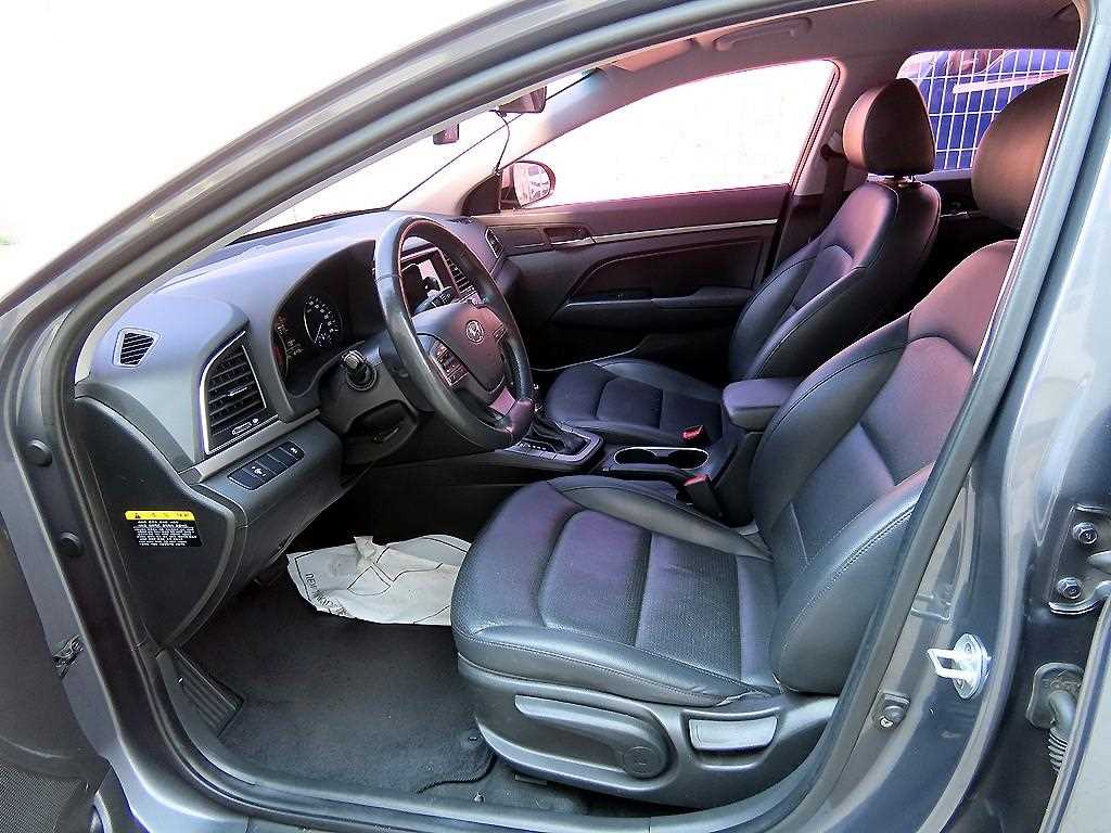 HYUNDAI Avante - Vista 7