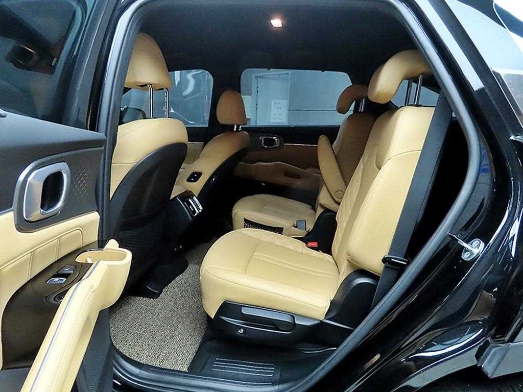 KIA Sorento - Vista 8
