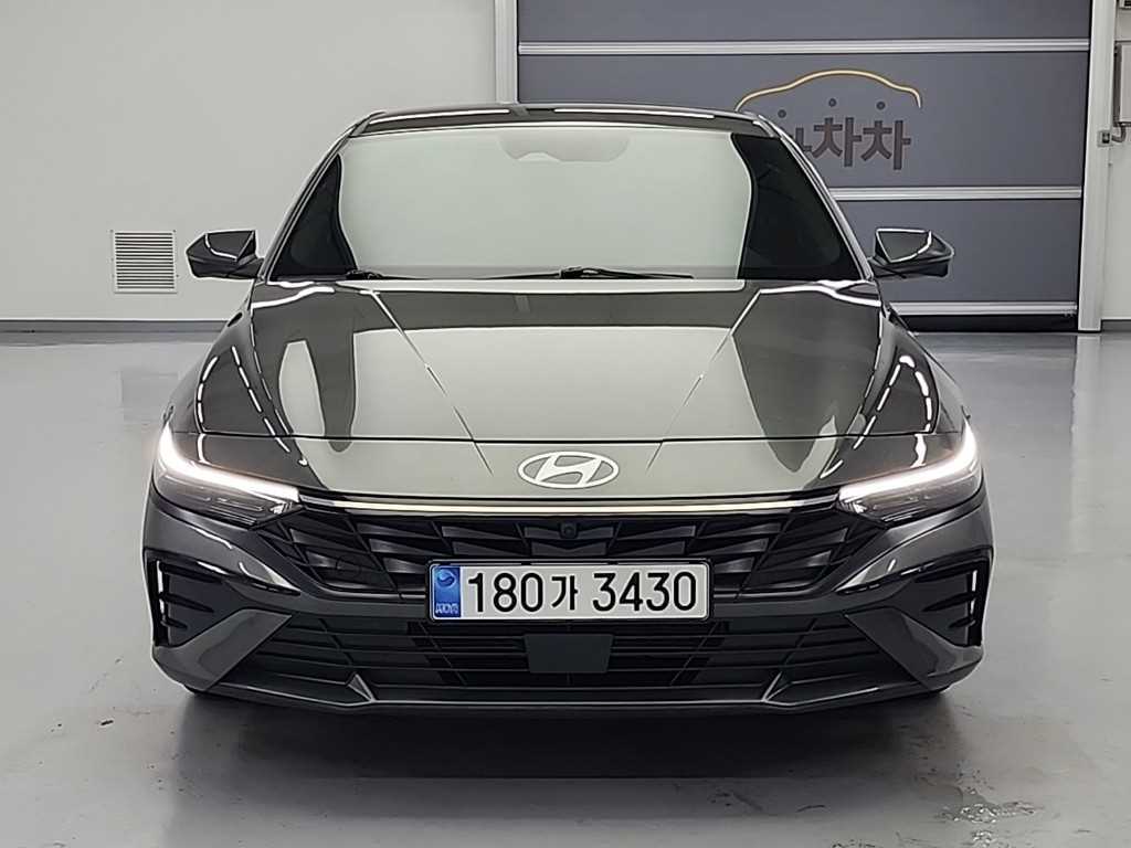 HYUNDAI Avante - Vista 3