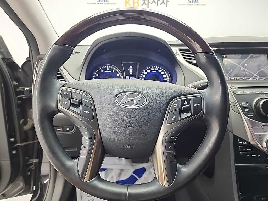 HYUNDAI Grandeur - Vista 11