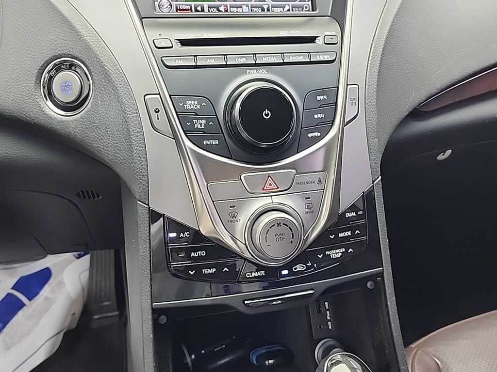 HYUNDAI Grandeur - Vista 12