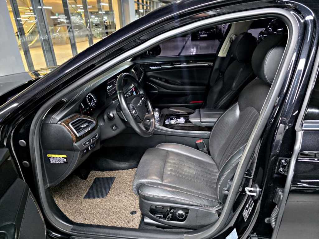 Genesis G90 - Vista 9