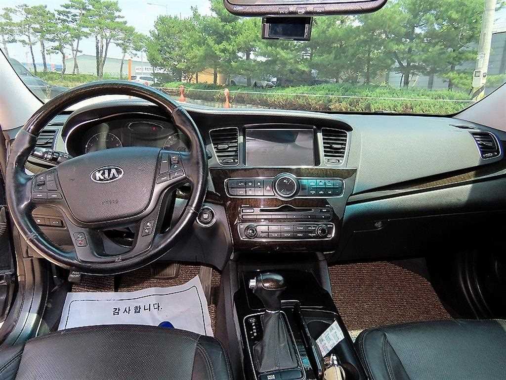 KIA K7 - Vista 9