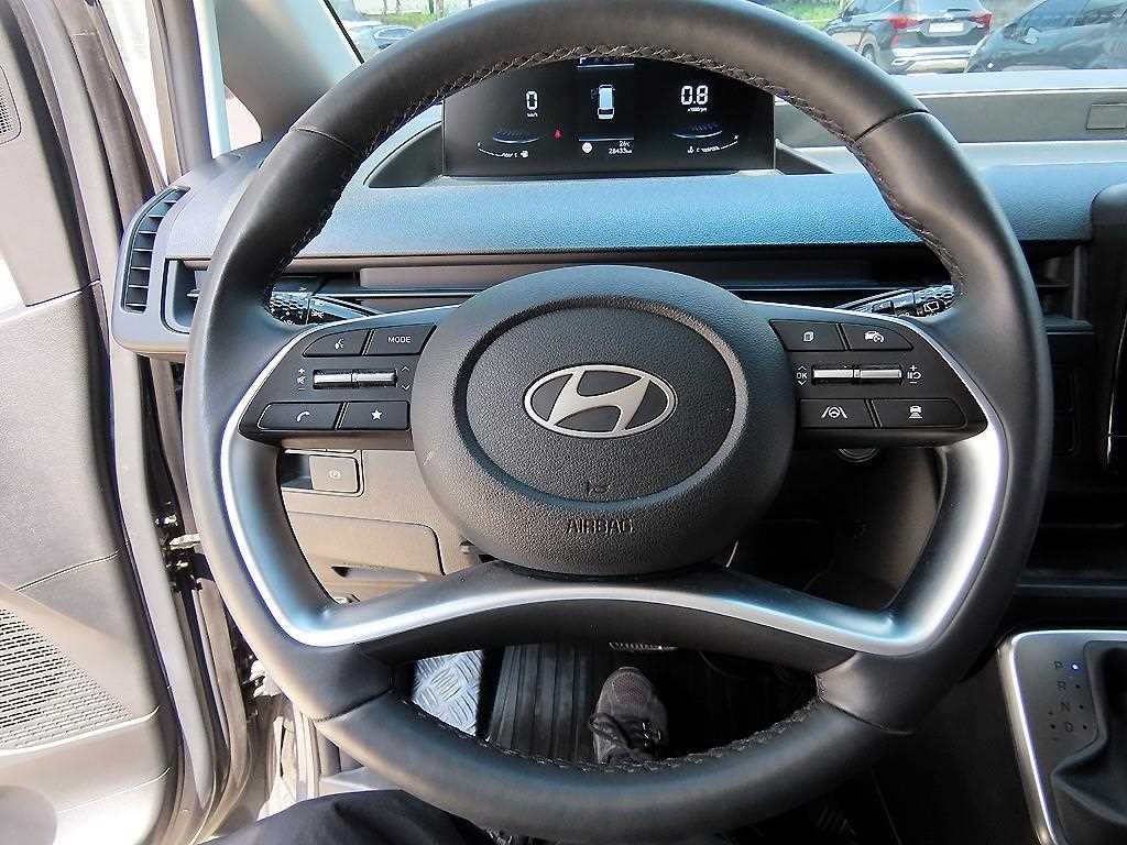 HYUNDAI Staria - Vista 10