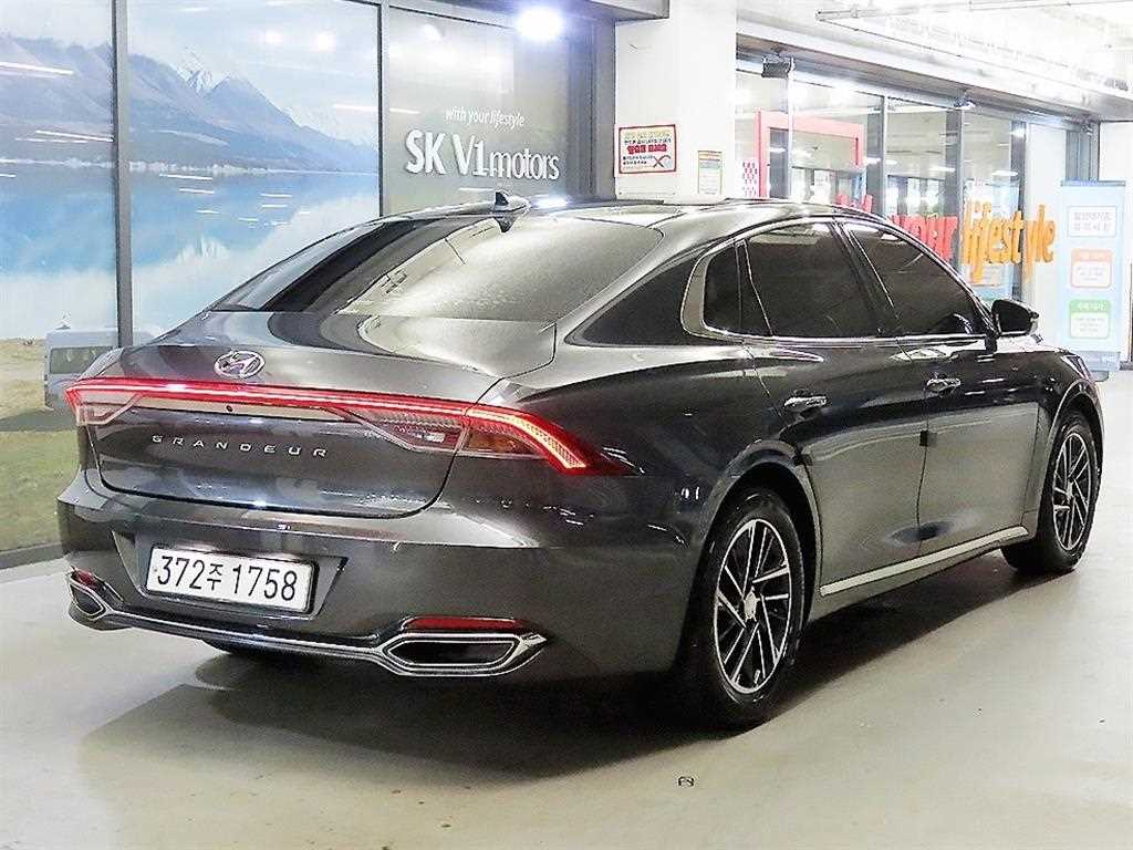 HYUNDAI Grandeur - Vista 6