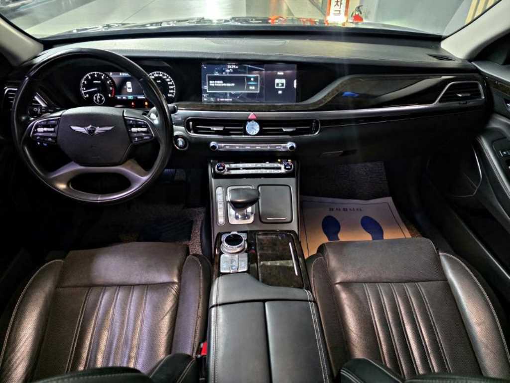 Genesis G90 - Vista 11
