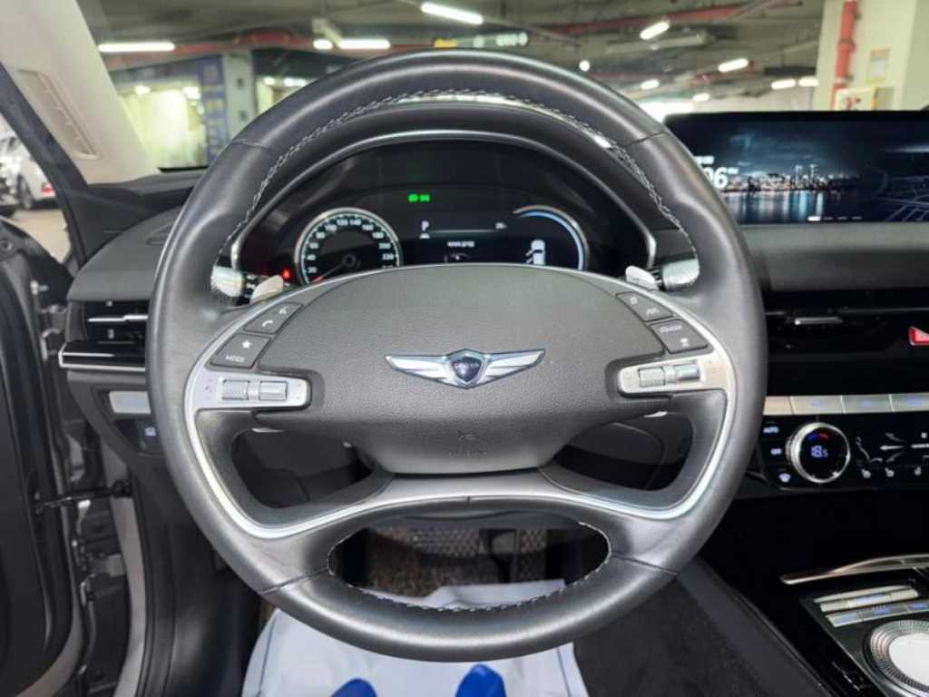 Genesis G80 - Vista 10