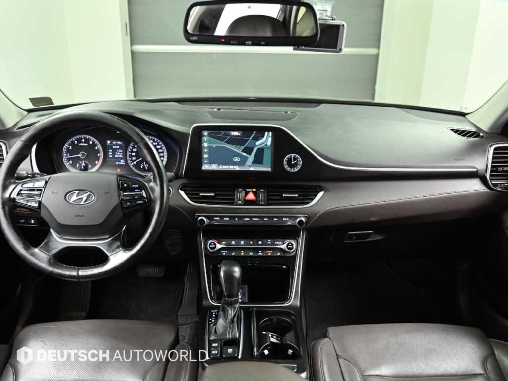 HYUNDAI Grandeur - Vista 9