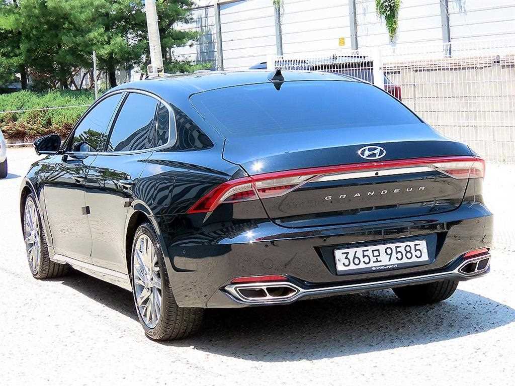 HYUNDAI Grandeur - Vista 3
