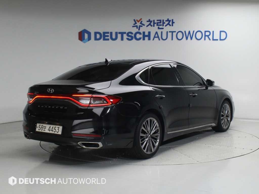HYUNDAI Grandeur - Vista 2