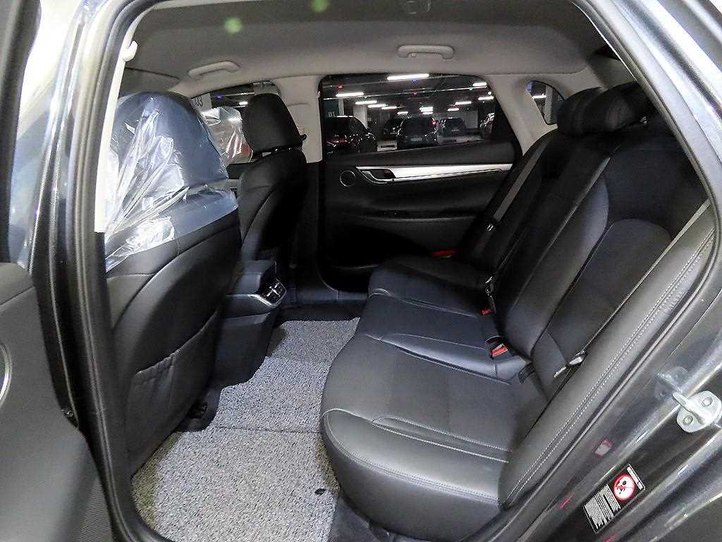 HYUNDAI Grandeur - Vista 9