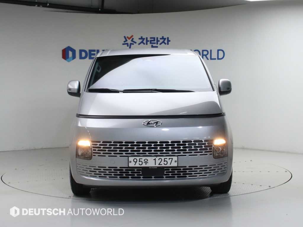 HYUNDAI Staria - Vista 3