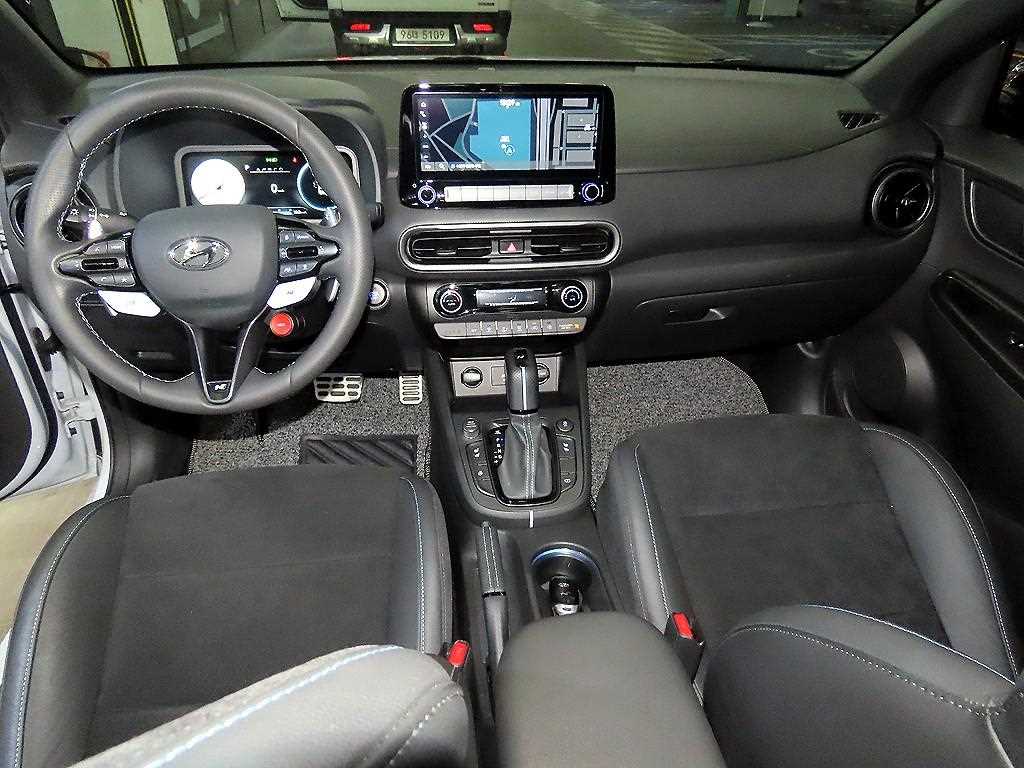 HYUNDAI Kona - Vista 12