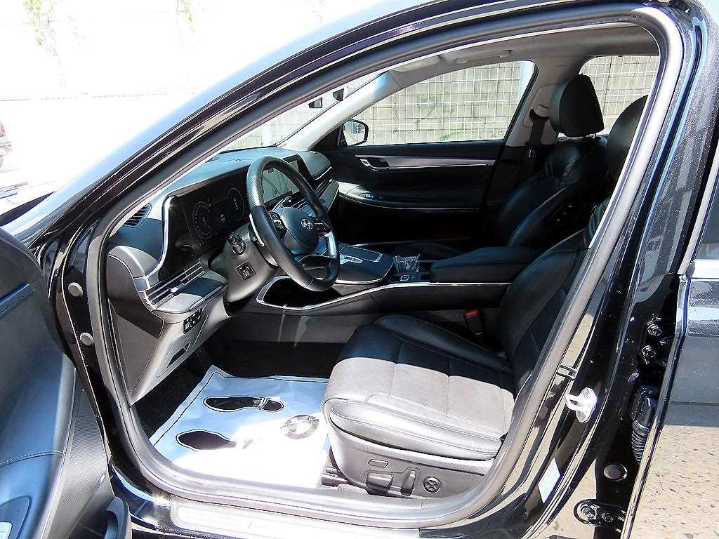 HYUNDAI Grandeur - Vista 7