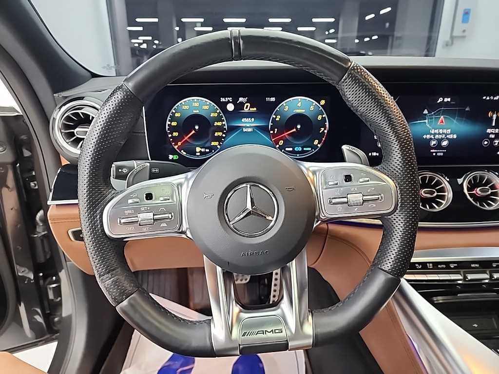 Mercedes Benz AMG GT - Vista 11