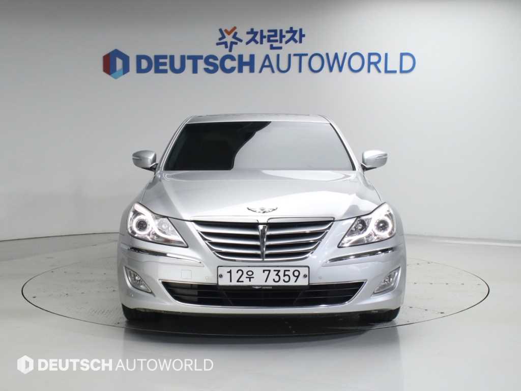HYUNDAI Genesis - Vista 3