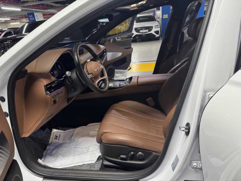 Genesis G80 - Vista 9
