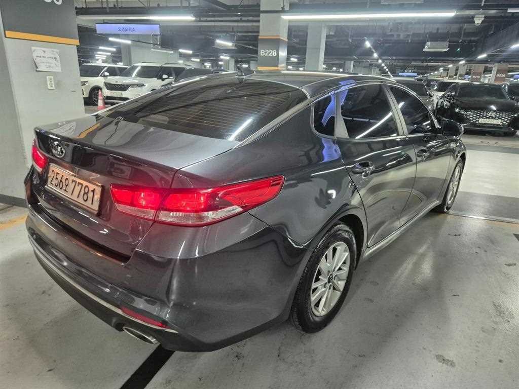 KIA K5 - Vista 2