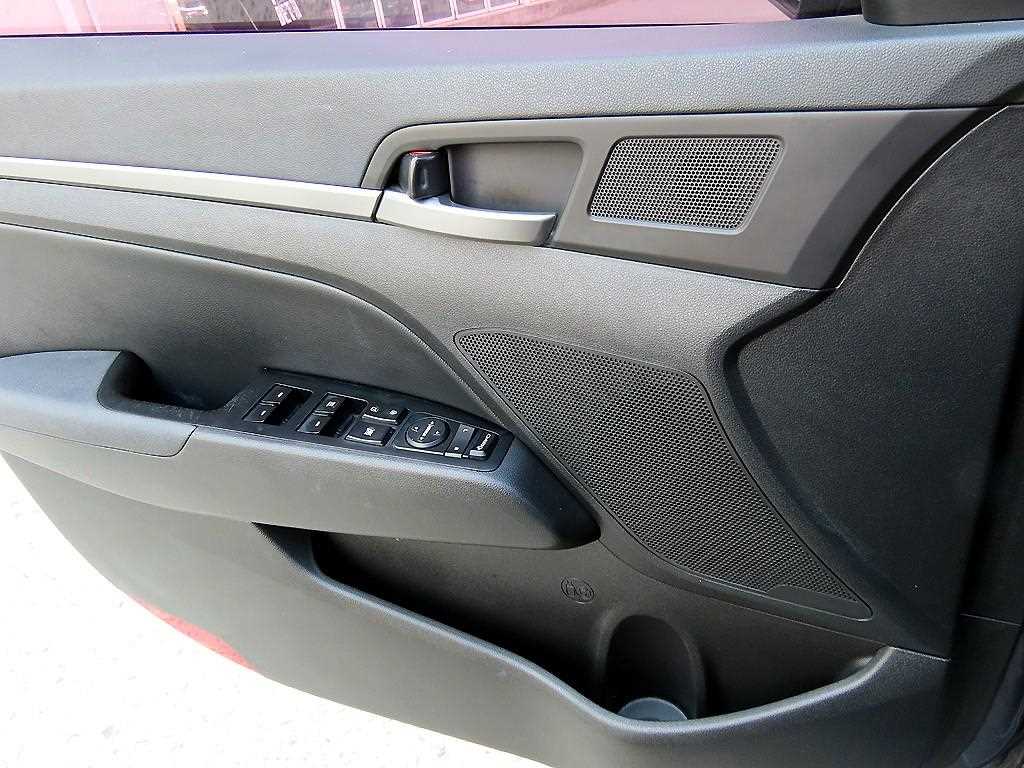 HYUNDAI Avante 2016 Gris - Importación desde Corea - HF Imports Iquique - Foto 13