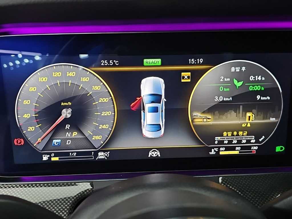 Mercedes Benz E class - Vista 8