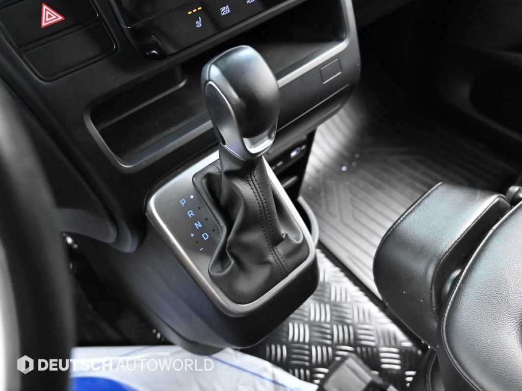 HYUNDAI Staria - Vista 11