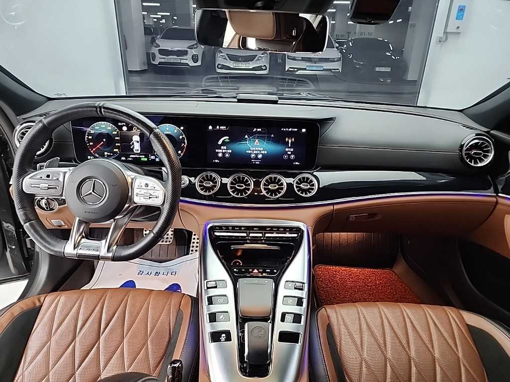 Mercedes Benz AMG GT - Vista 9