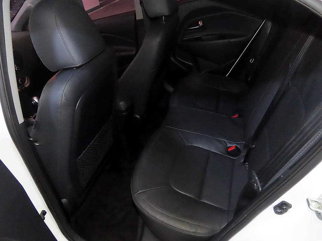 KIA Pride - Vista 9