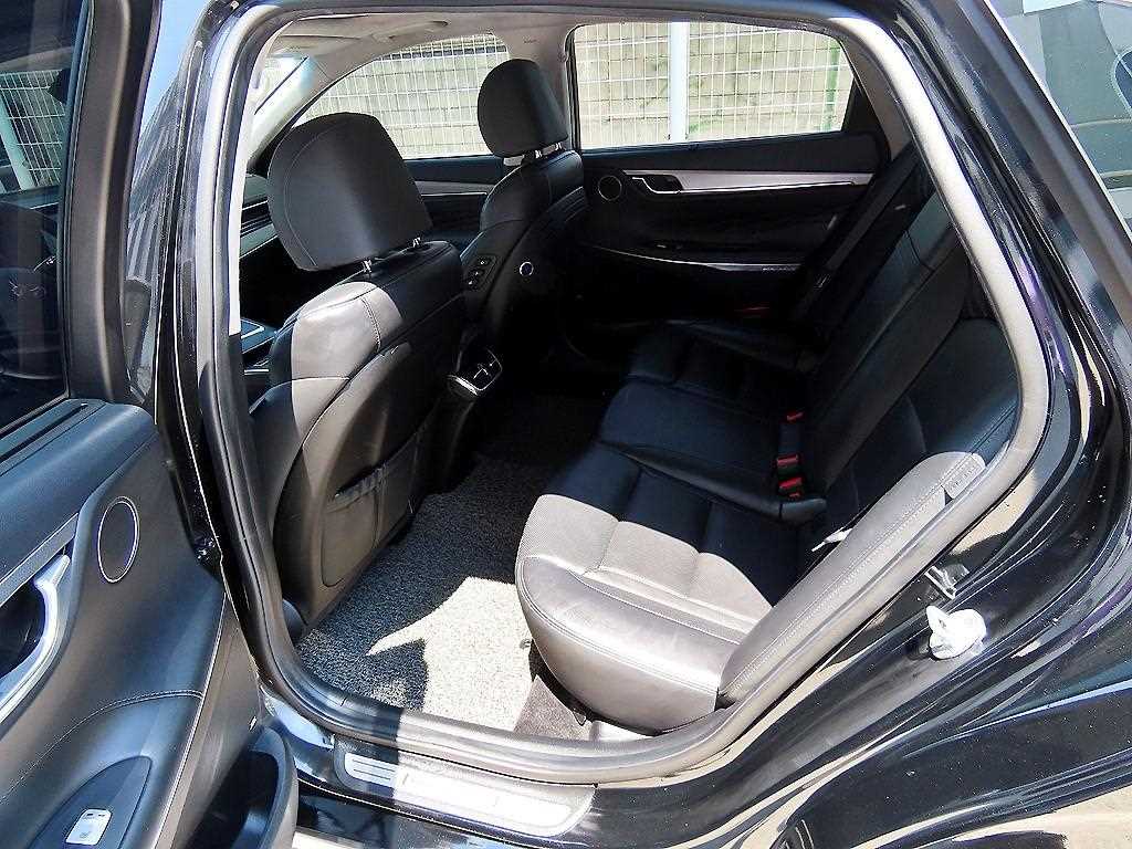 HYUNDAI Grandeur - Vista 8