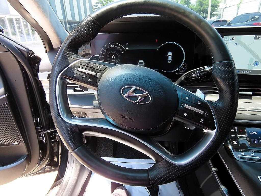 HYUNDAI Grandeur - Vista 10