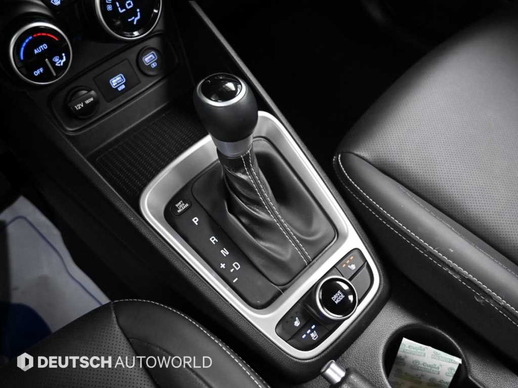 HYUNDAI Venue - Vista 11