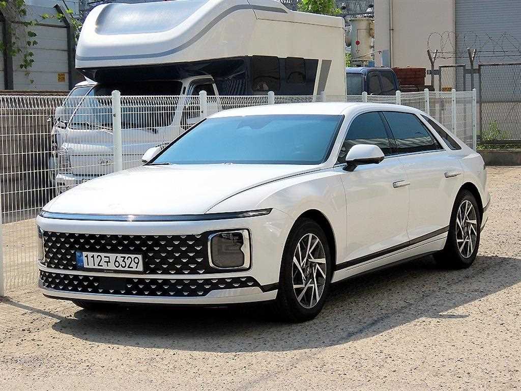 HYUNDAI Grandeur - Vista 2