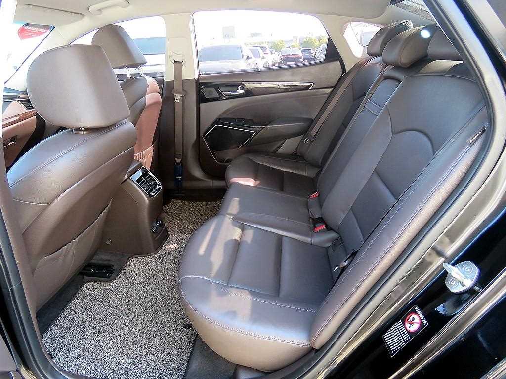 KIA K7 - Vista 9