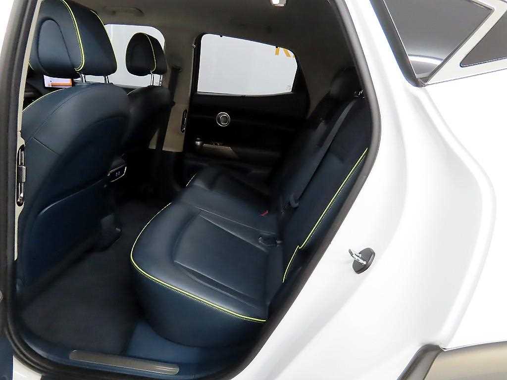 Genesis GV60 - Vista 8