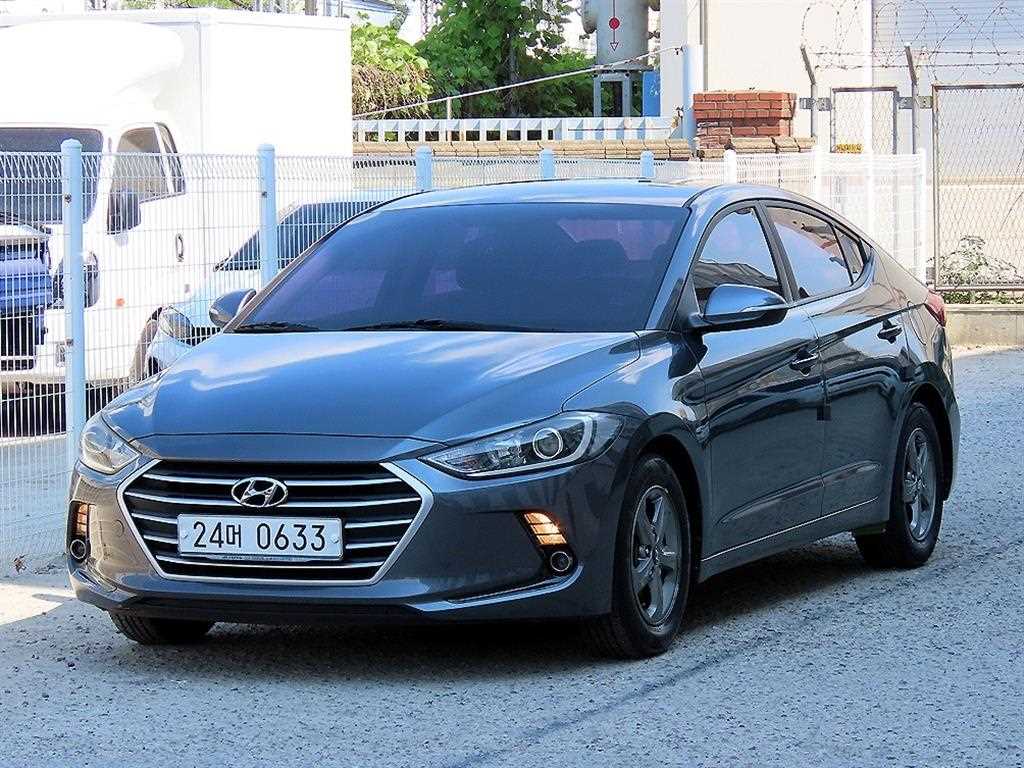 HYUNDAI Avante - Vista 2