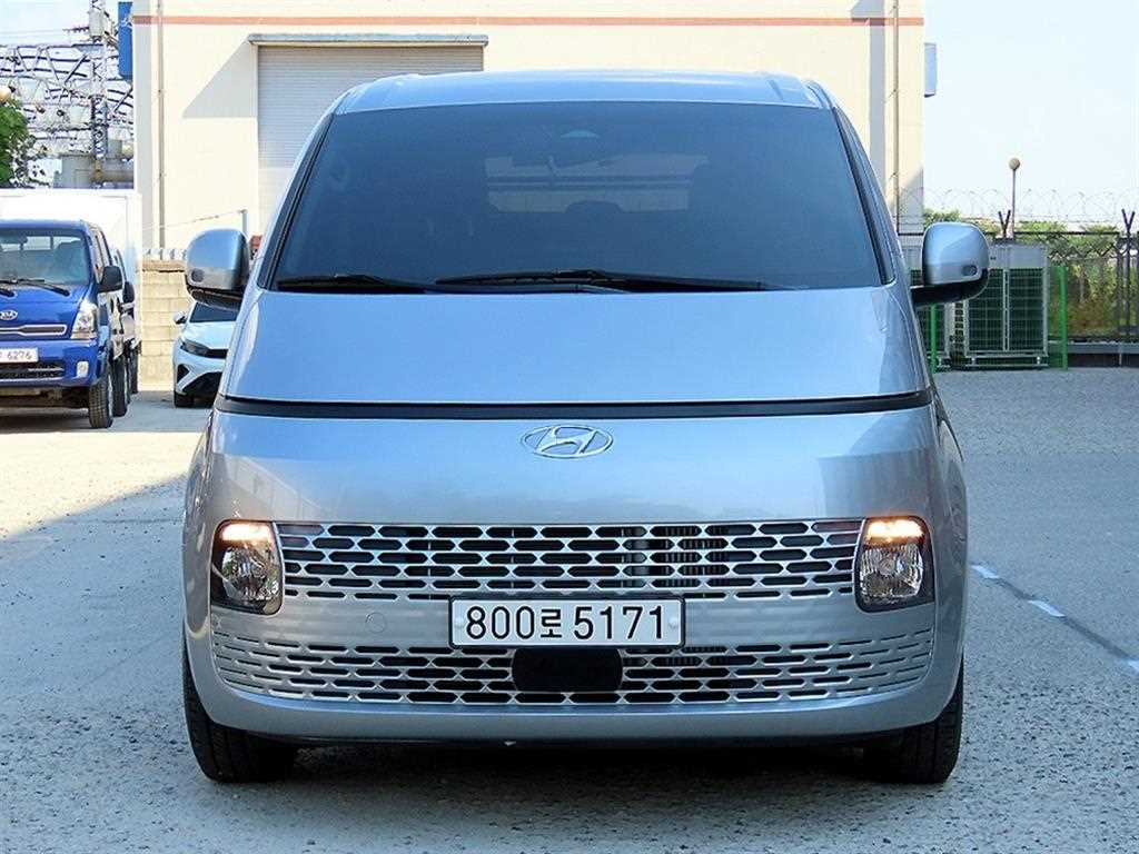 HYUNDAI Staria - Vista 2
