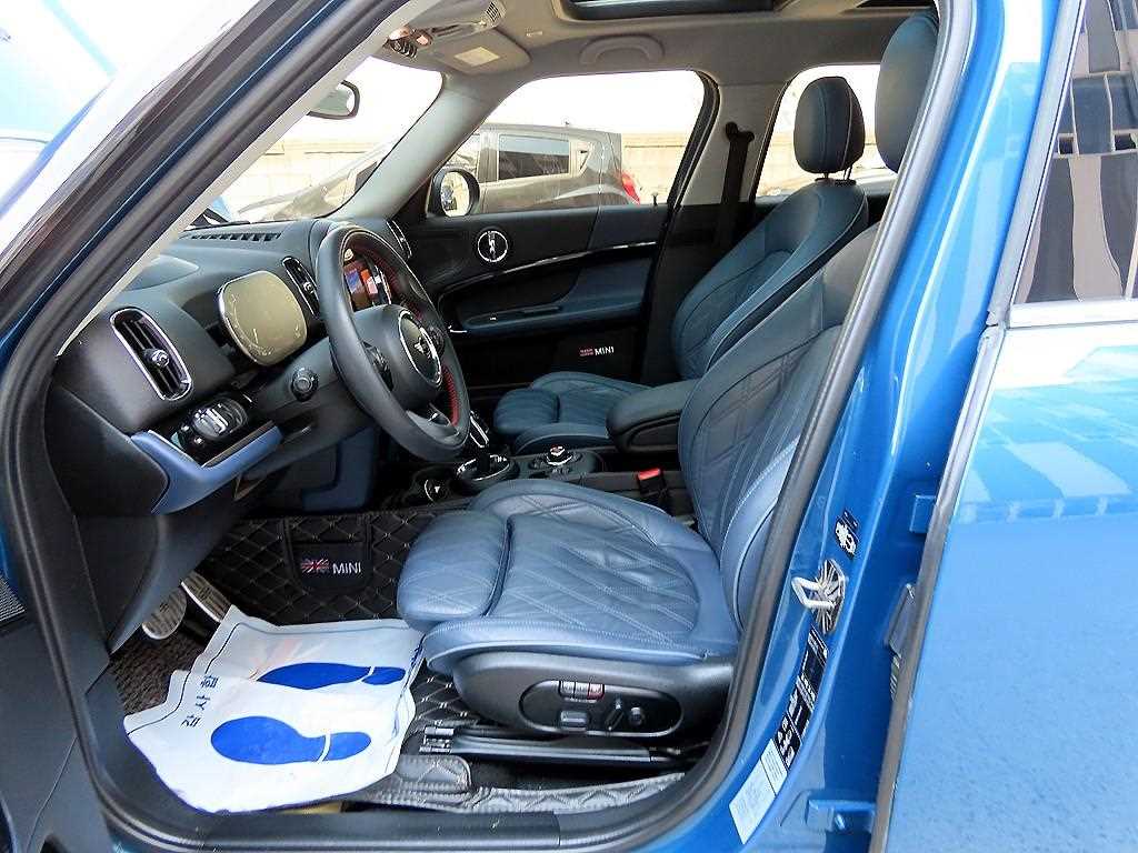 Mini Countryman - Vista 7