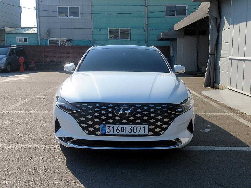 HYUNDAI Grandeur - Vista 2