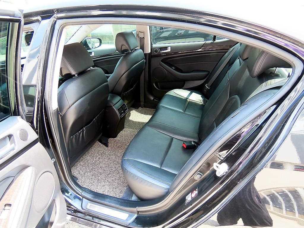 KIA K7 - Vista 8