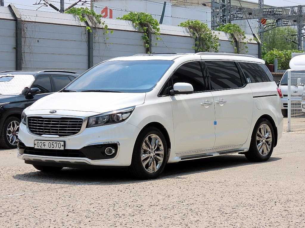 KIA Carnival - Vista 2