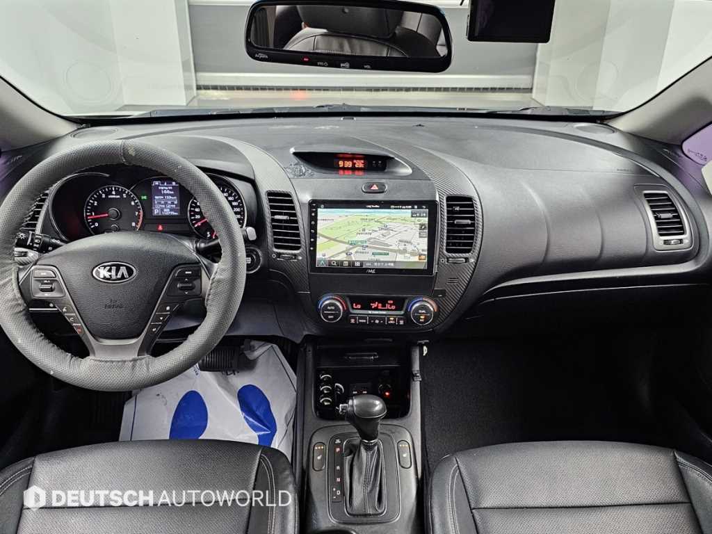 KIA K3 - Vista 9