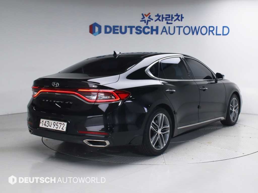 HYUNDAI Grandeur - Vista 2