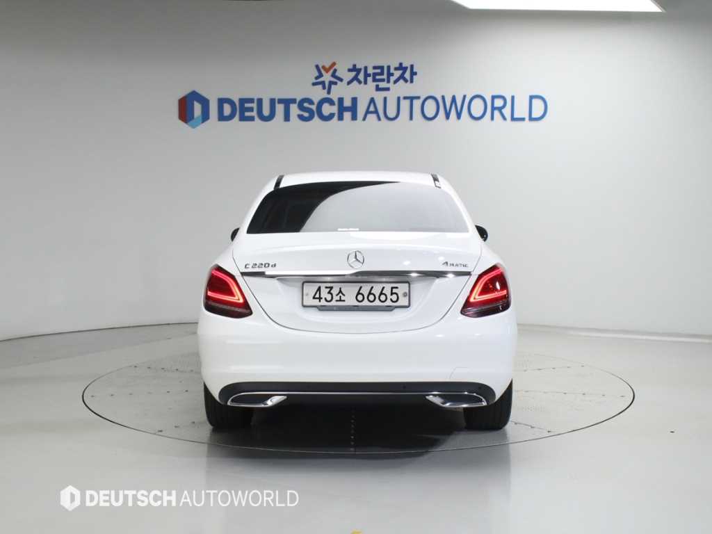 Mercedes Benz C Class - Vista 6