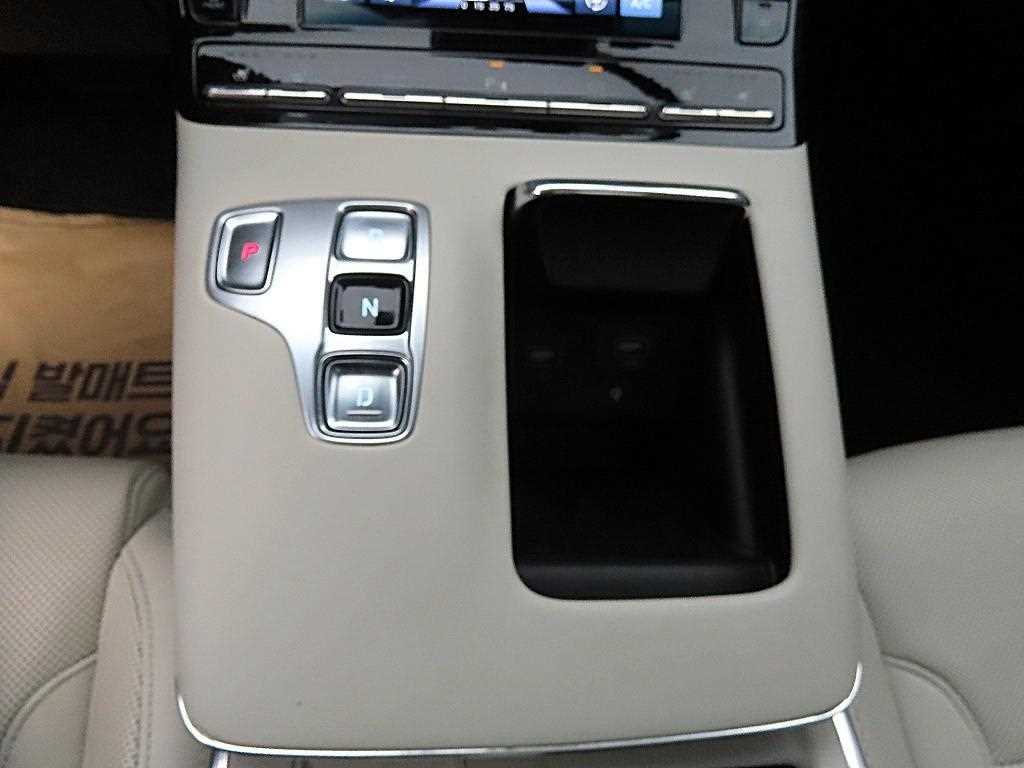 HYUNDAI Grandeur - Vista 12