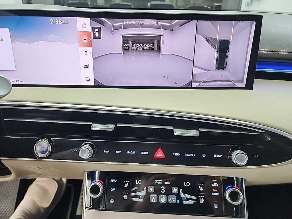 Genesis GV70 - Vista 12
